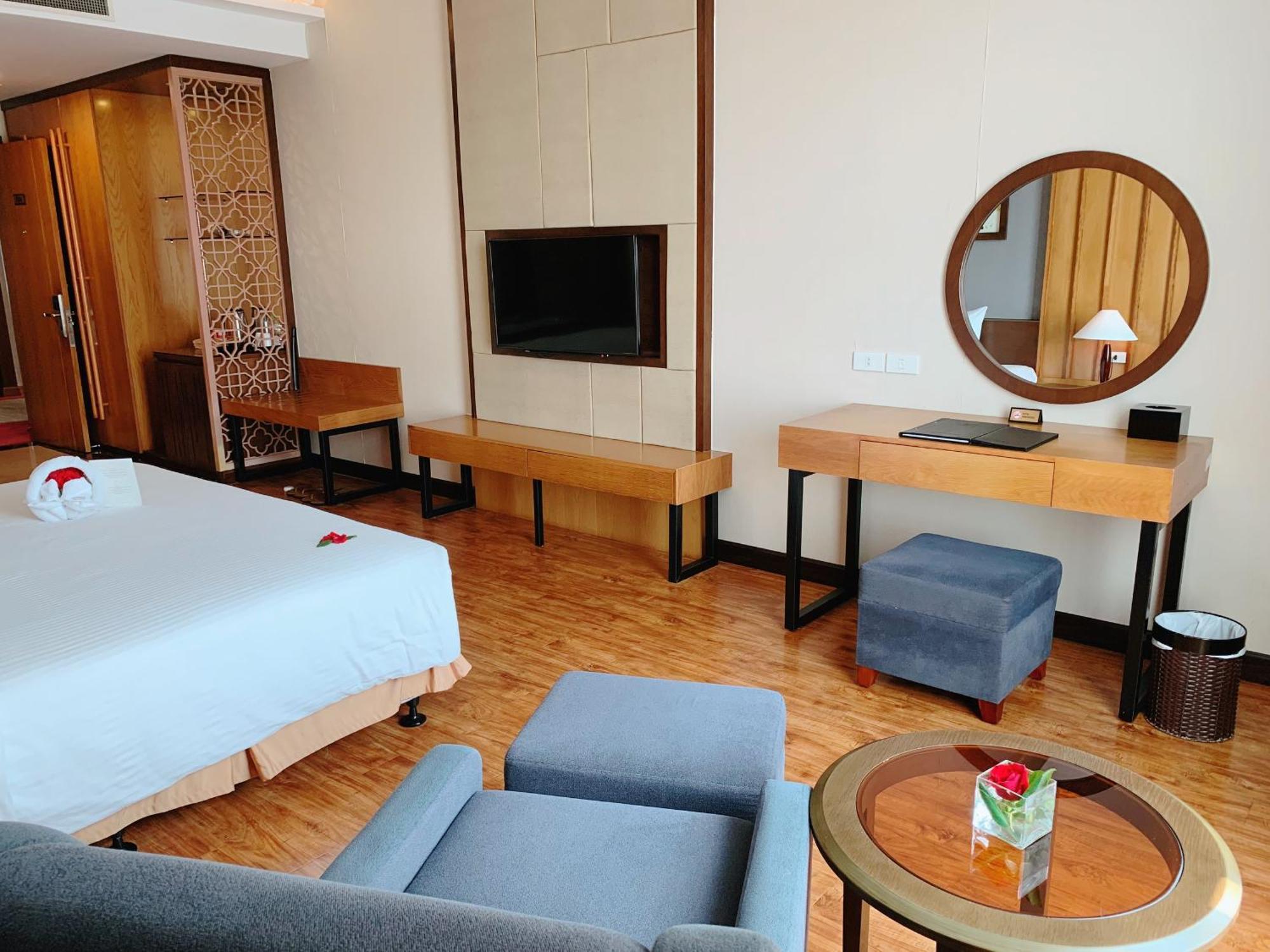 Muong Thanh Luxury Nhat Le Hotel Dong Hoi Exterior photo